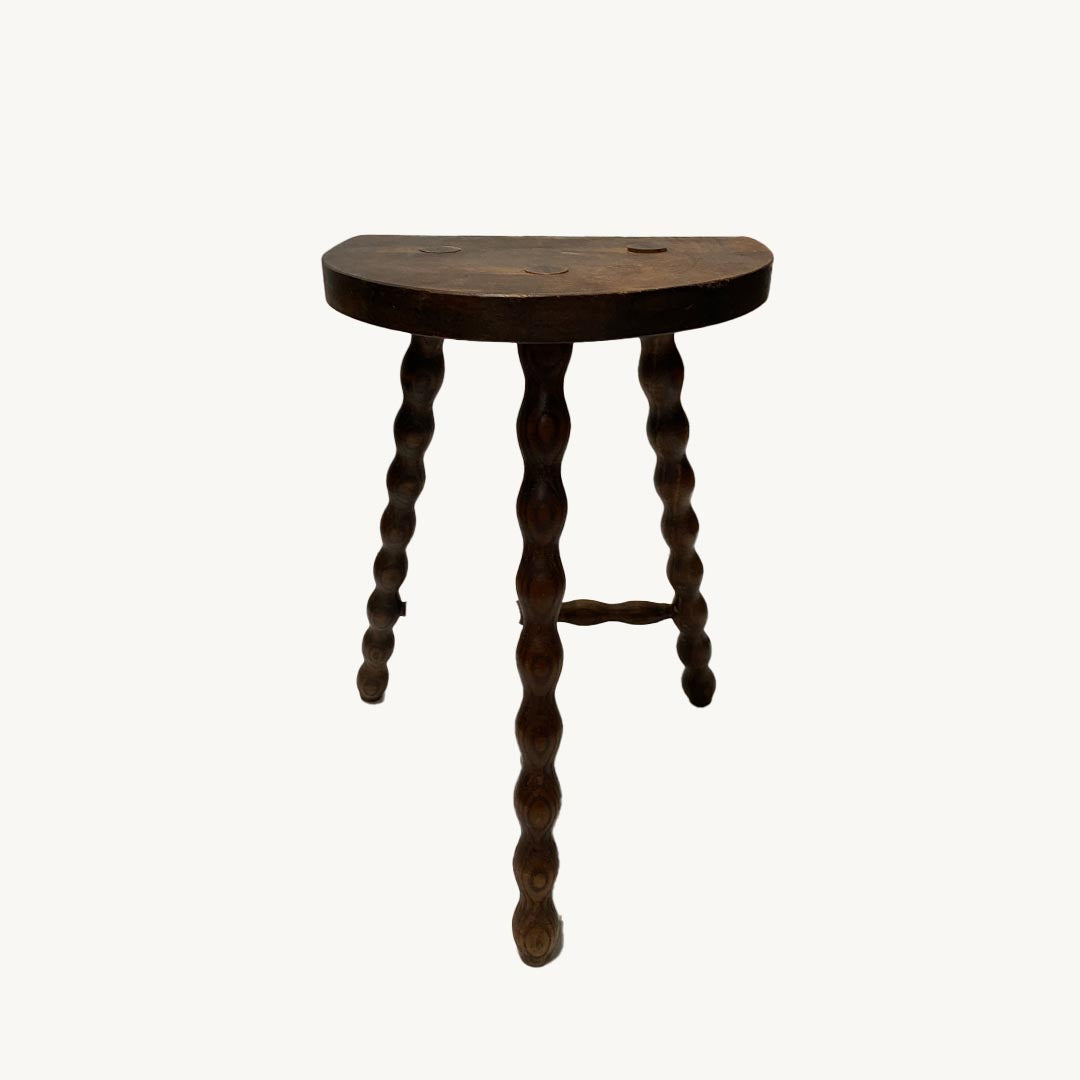 ST008JN / HALF CIRCLE STOOL WITH TURNED WOOD LEGS