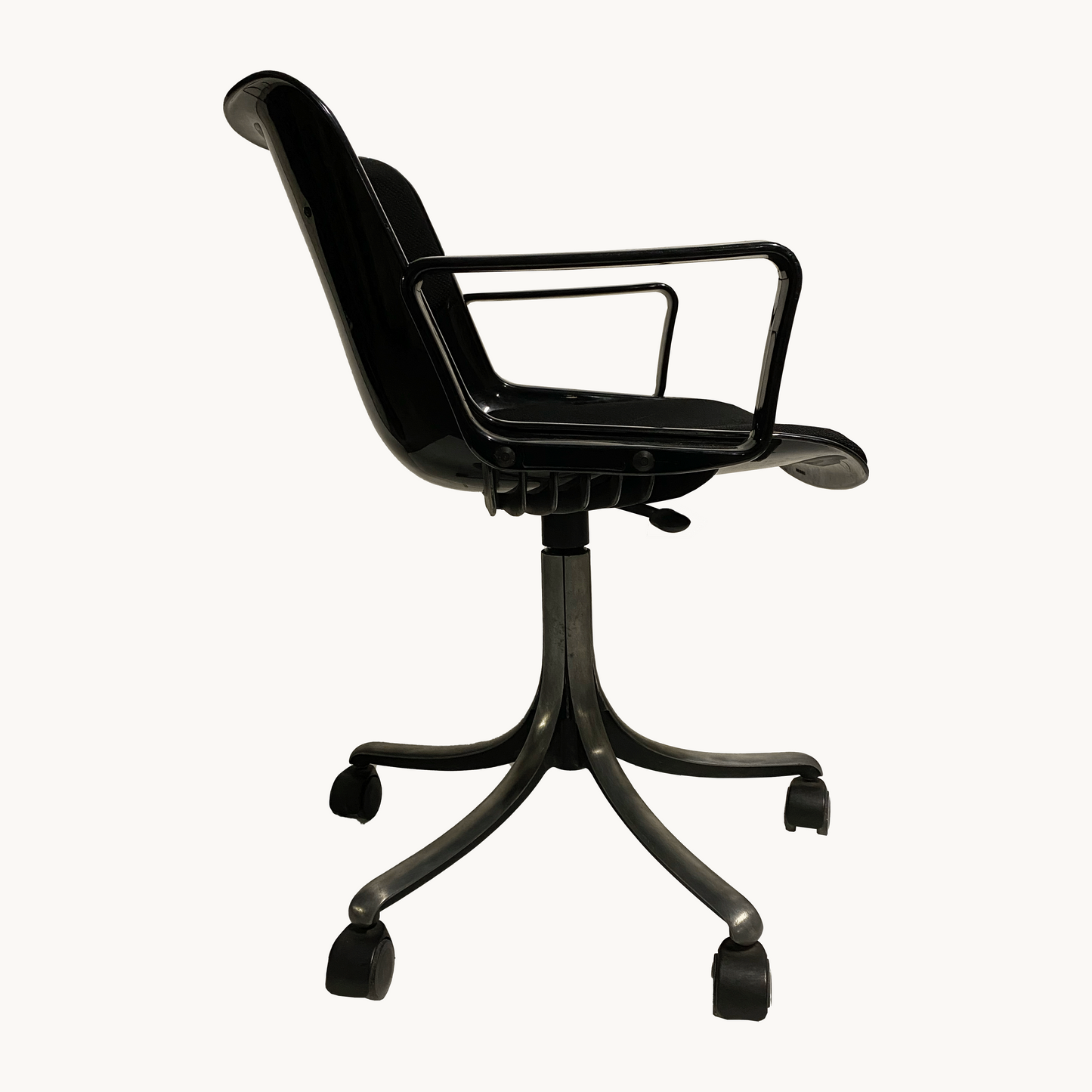 AR004 / OFFICE ARMCHAIR