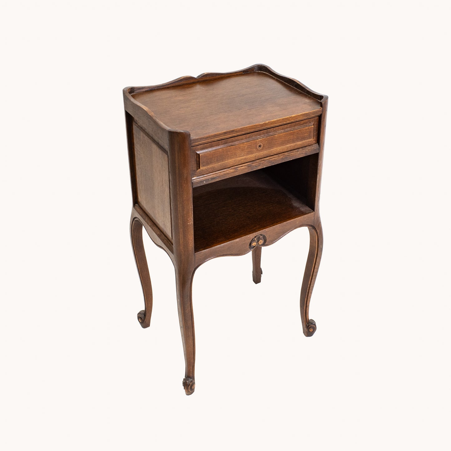TA007JN / VINTAGE WOODEN SIDE TABLE II