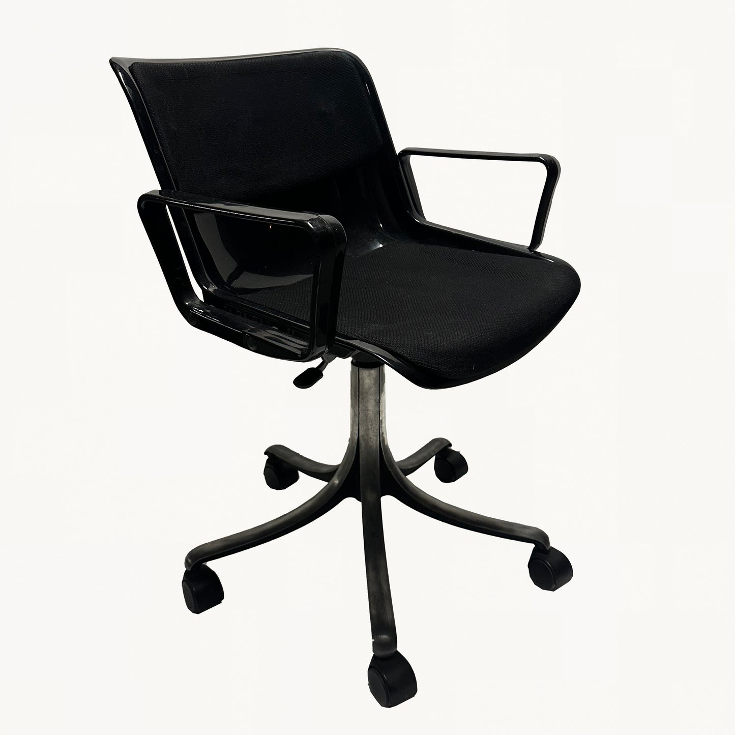 AR004 / OFFICE ARMCHAIR