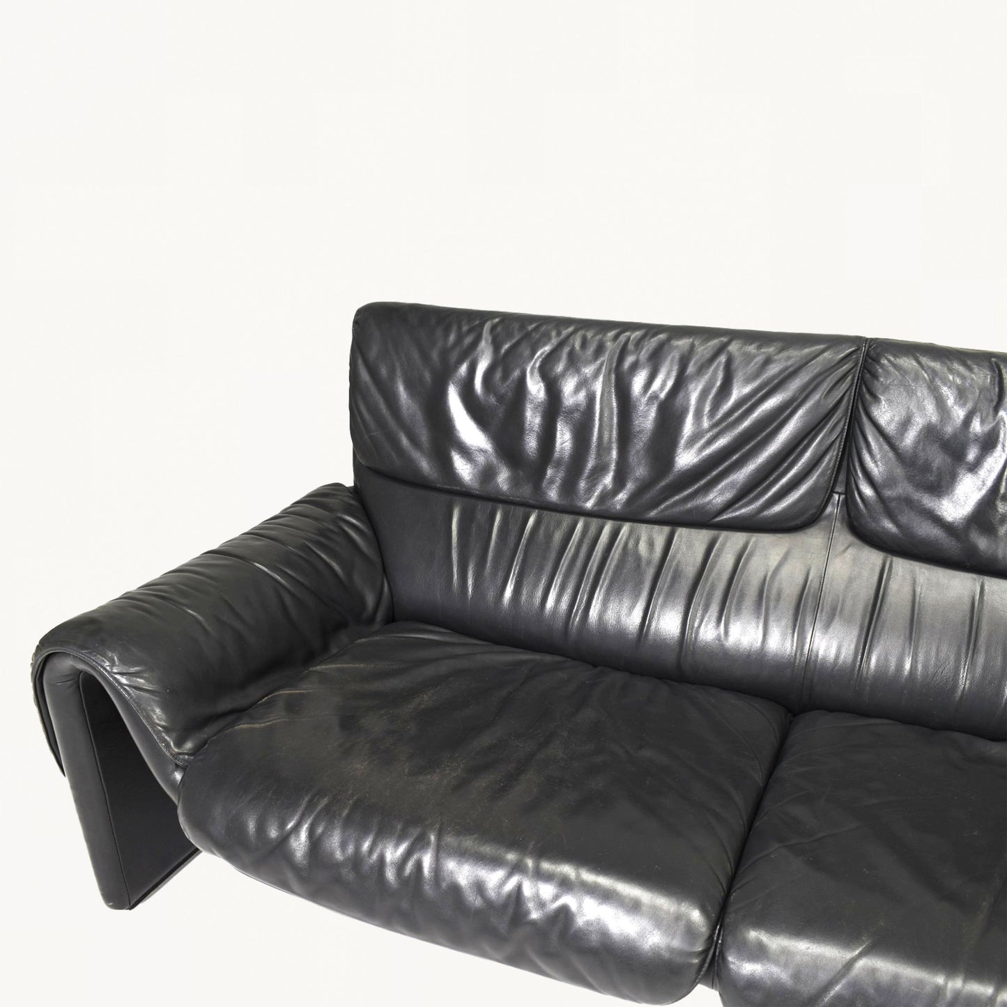 SO003 / DS2011 BLACK SOFA