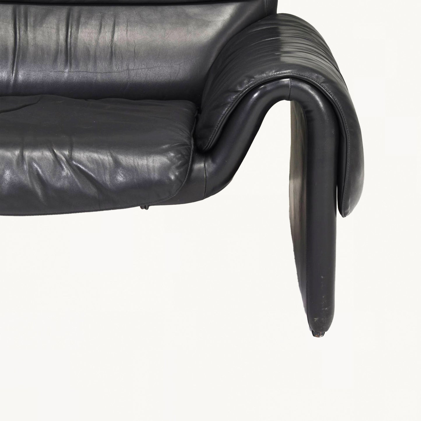SO003 / DS2011 BLACK SOFA