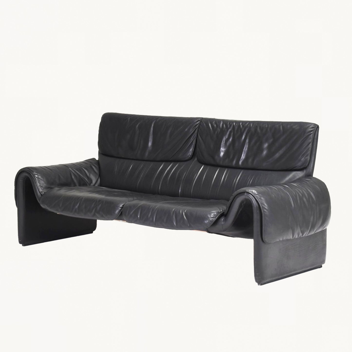 SO003 / DS2011 BLACK SOFA
