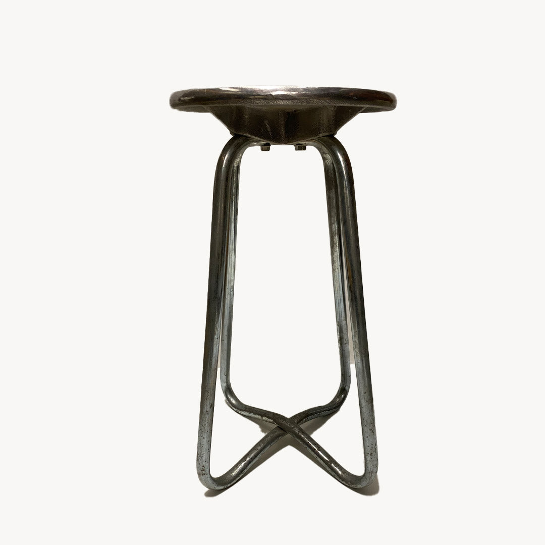 ST002JN / METAL CROSSED LEG STOOL