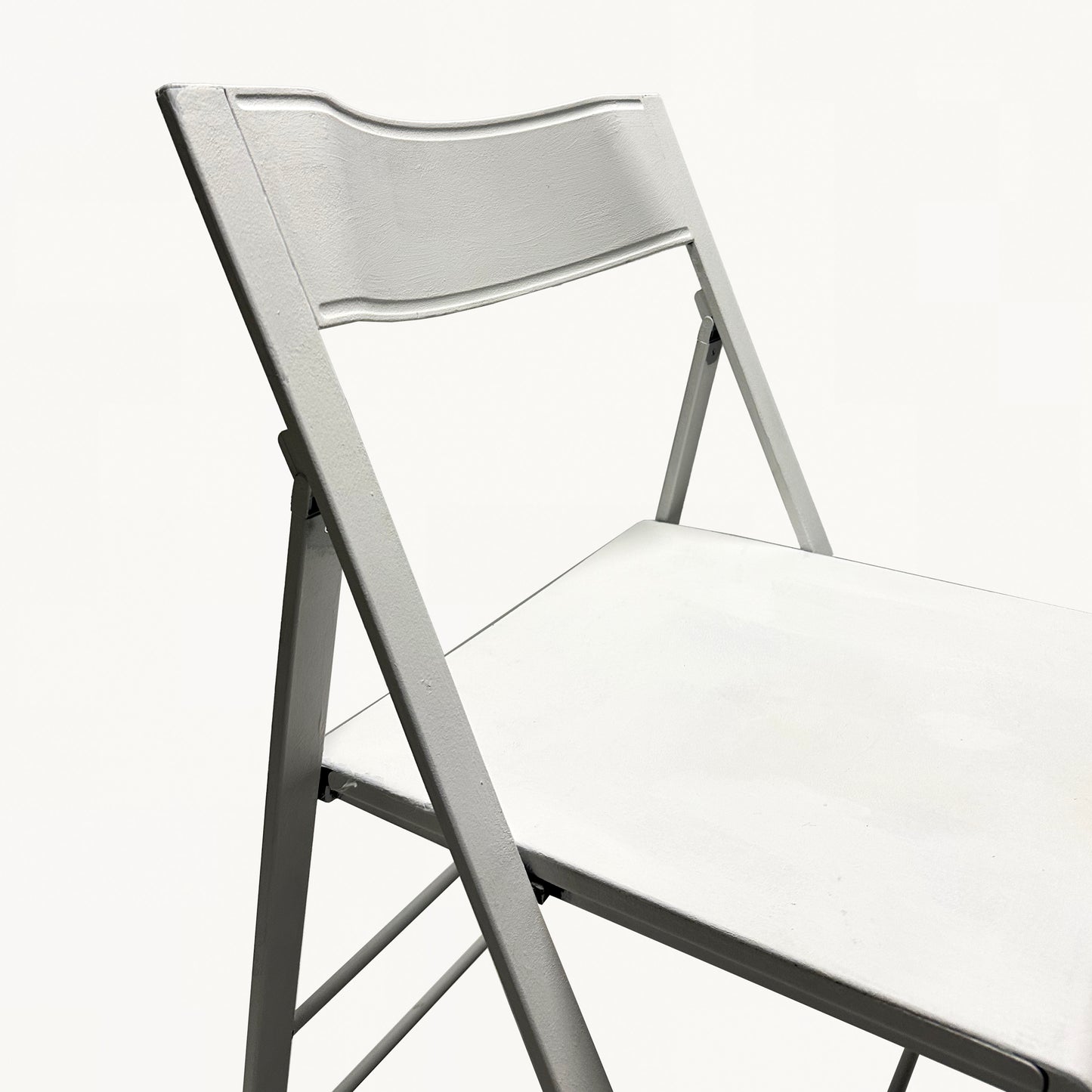 CH023PI / FOLDING WHITE CHAIR