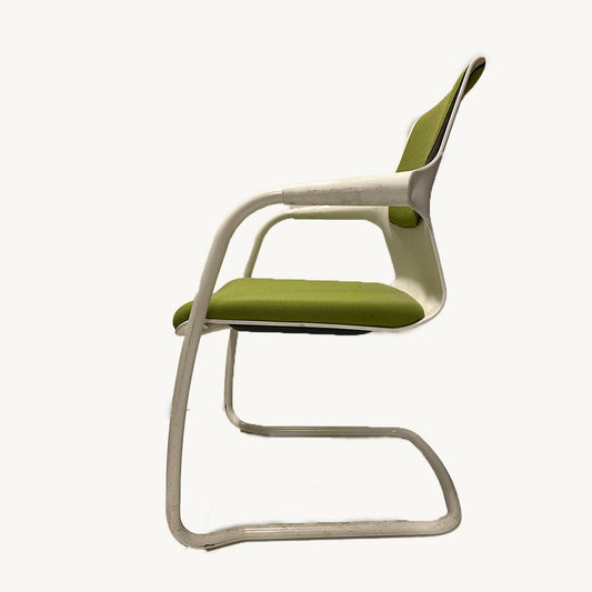 CH002JN / GREEN UPHOLSTERED CHAIR