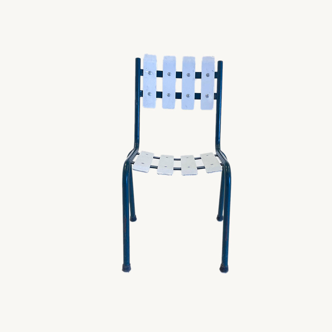 JN.01.0084 / WHITE AND BLUE METAL CHAIR