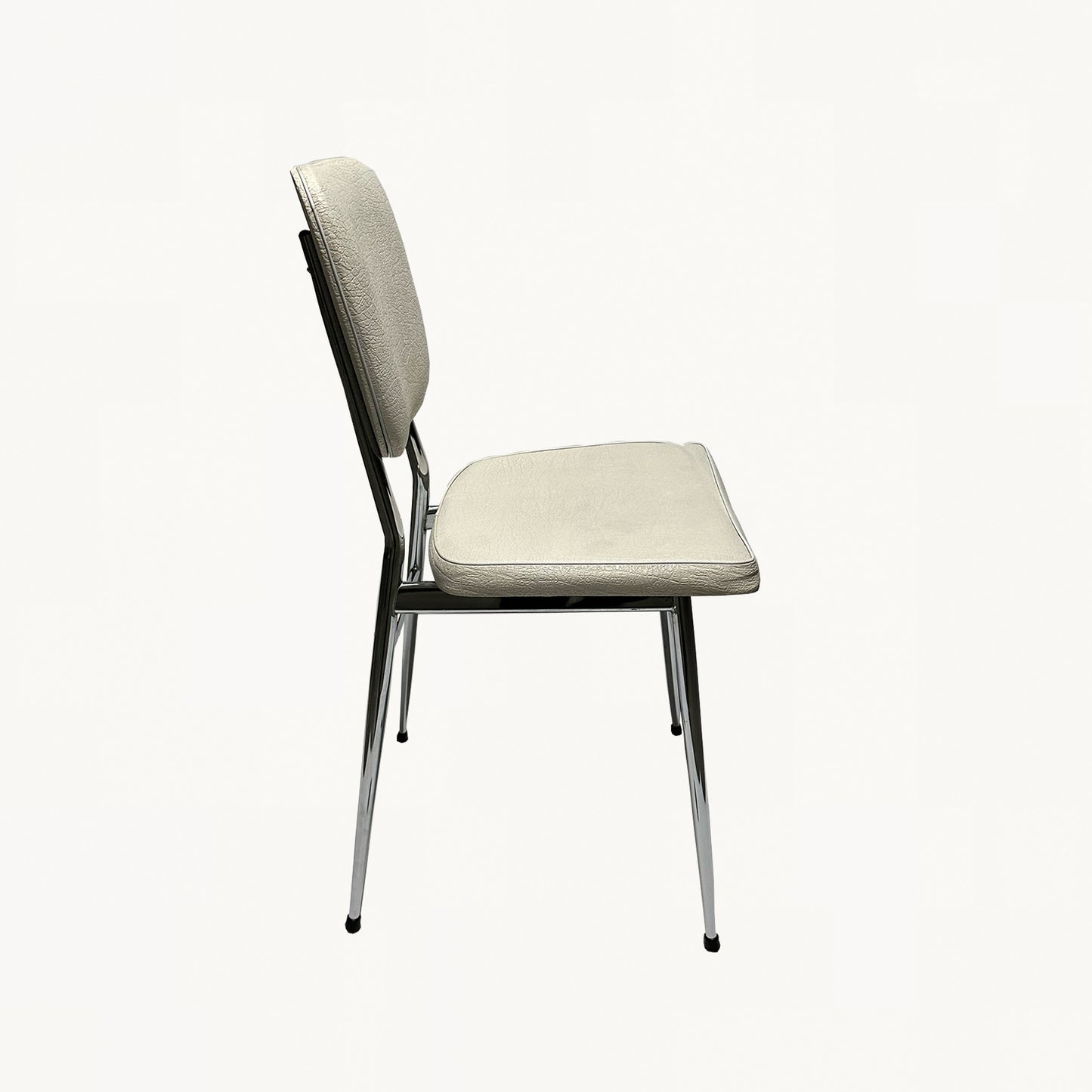 CH010 / WHITE CHAIR