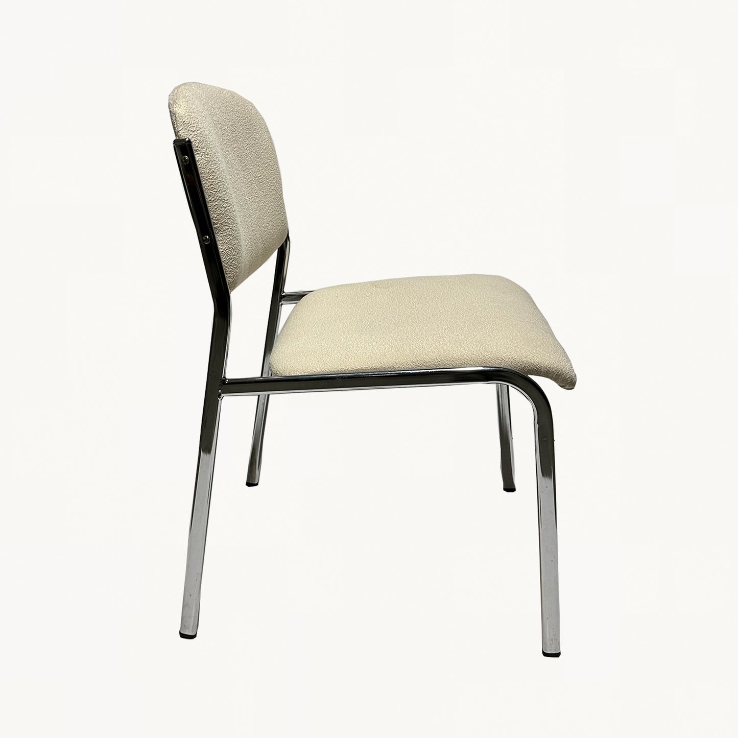 CH011 / WHITE 70'S CHAIR