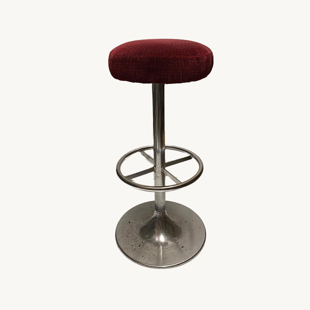 ST017JN / RED VELVET SWIVELING STOOL