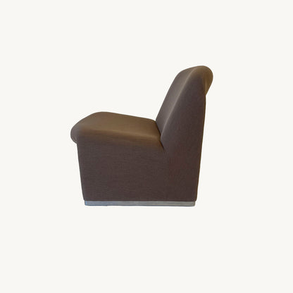 AR005JN / BROWN GRAY UPHOLSTERED ARMCHAIR