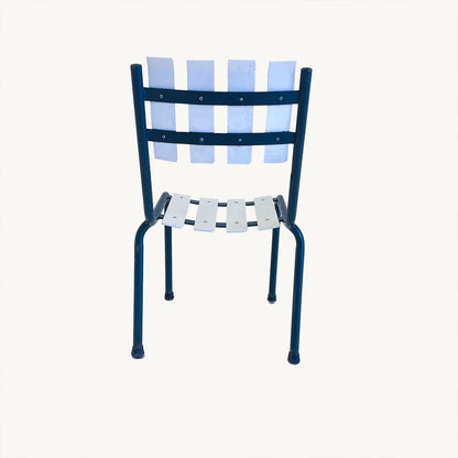 CH047JN / WHITE METAL CHAIR WITH BLUE ACCENTS