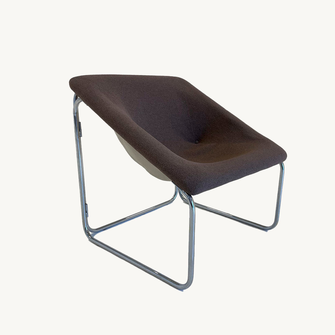 AR009JN / BROWN ARMCHAIR