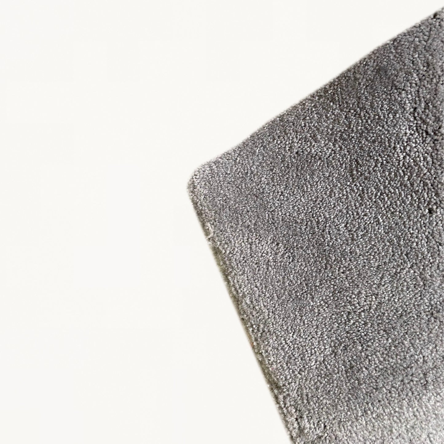 FL017 / GREY SATIN CARPET
