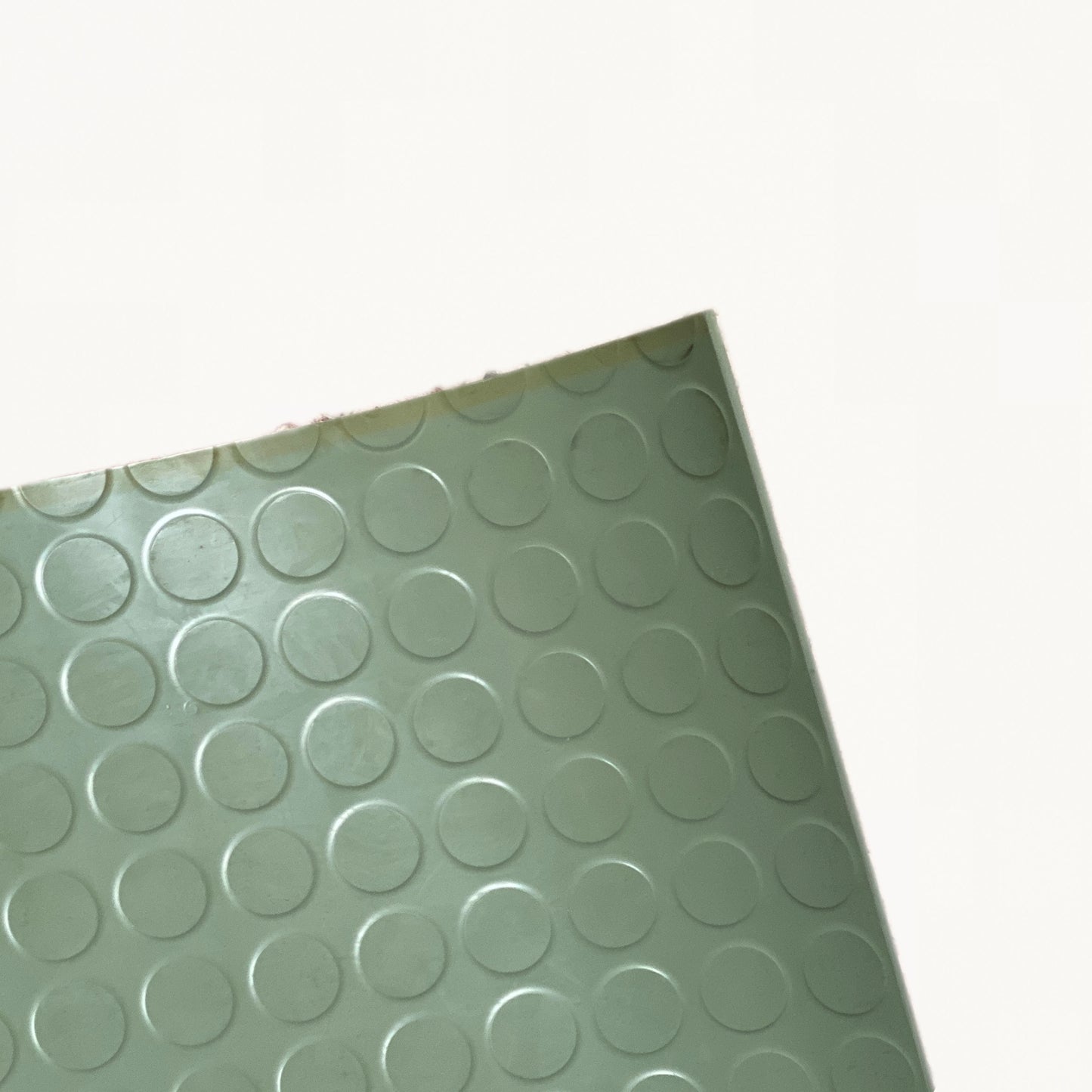 FL025 / GREEN DOTS CARPET