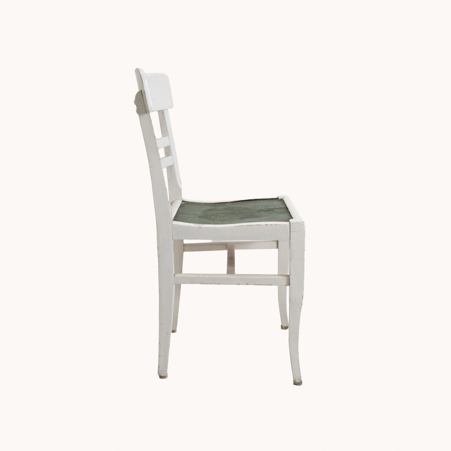 CH032JN / WHITE WOODEN CHAIR