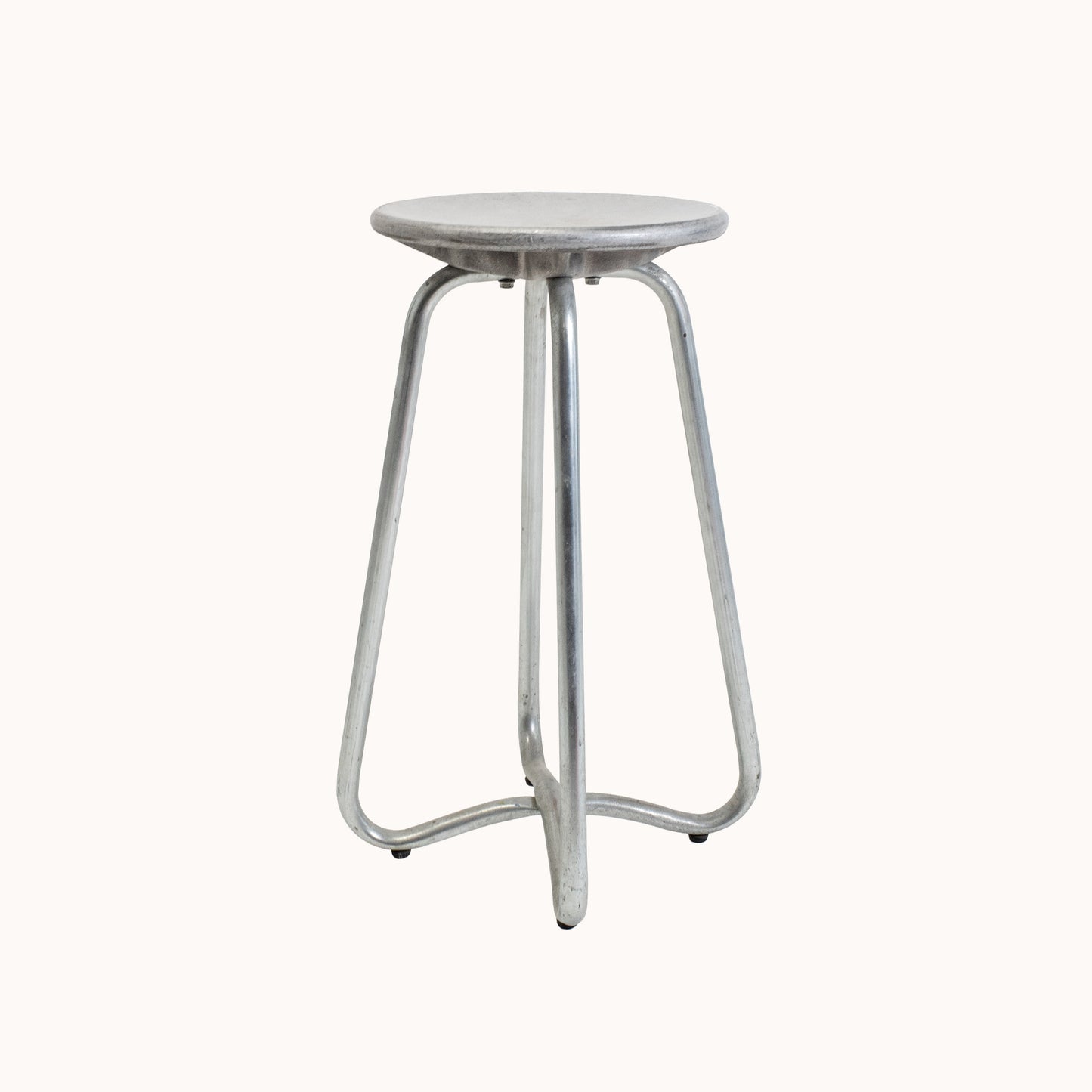 ST002JN / METAL CROSSED LEG STOOL