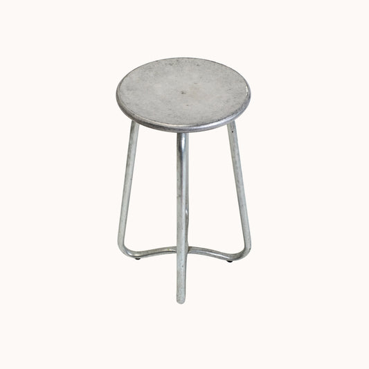 ST002JN / METAL CROSSED LEG STOOL