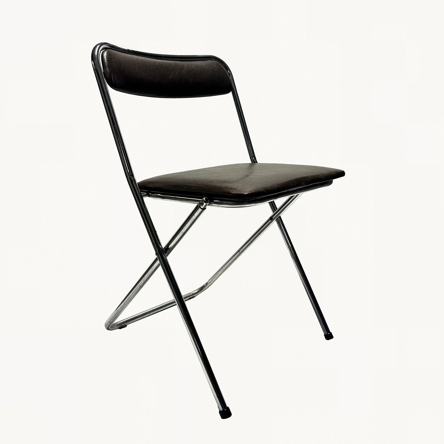 CH037 / FOLDING BROWN CHAIR