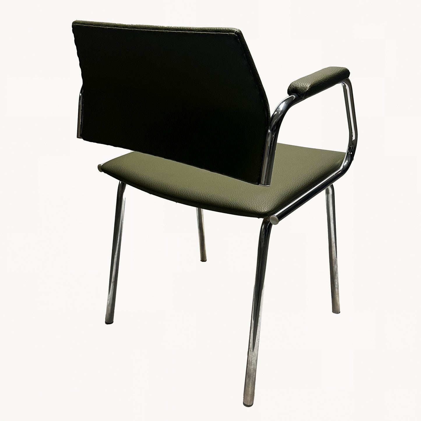 AR011 / GREEN ARMCHAIR