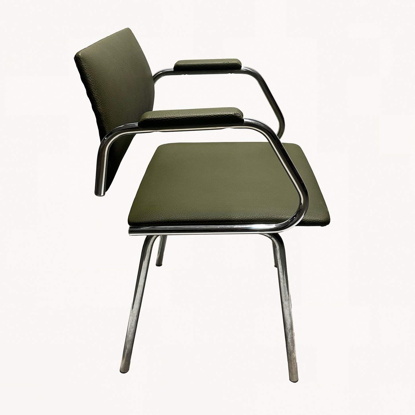AR011 / GREEN ARMCHAIR