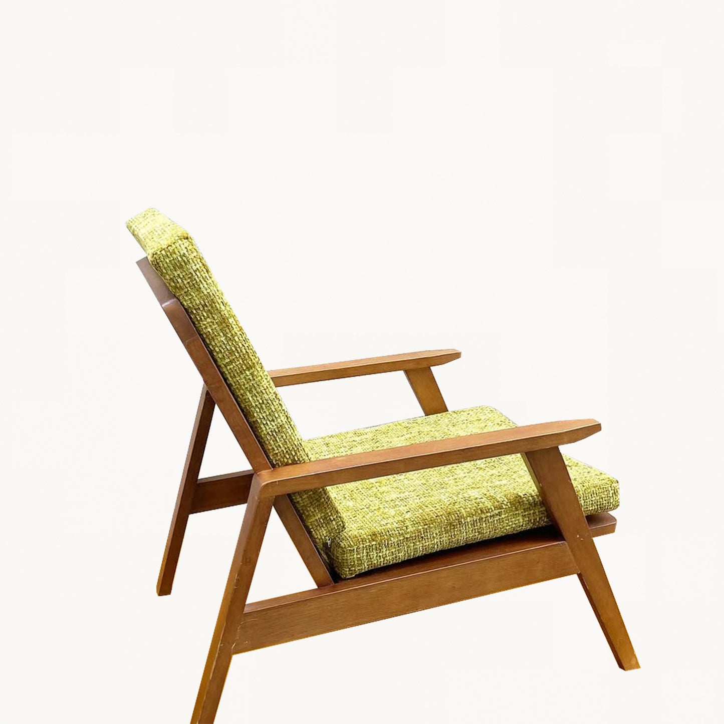 AR006 / GREEN ARMCHAIR