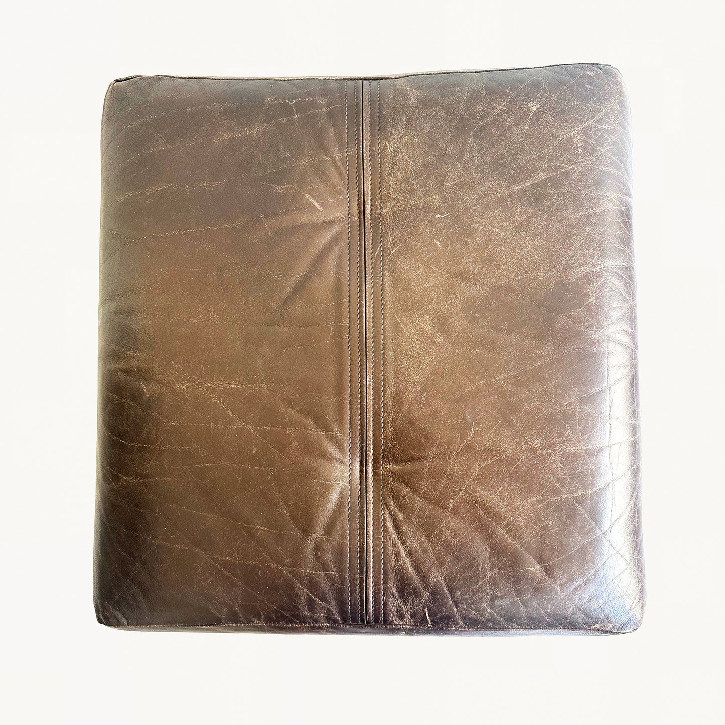 PO002 / LEATHER POUF
