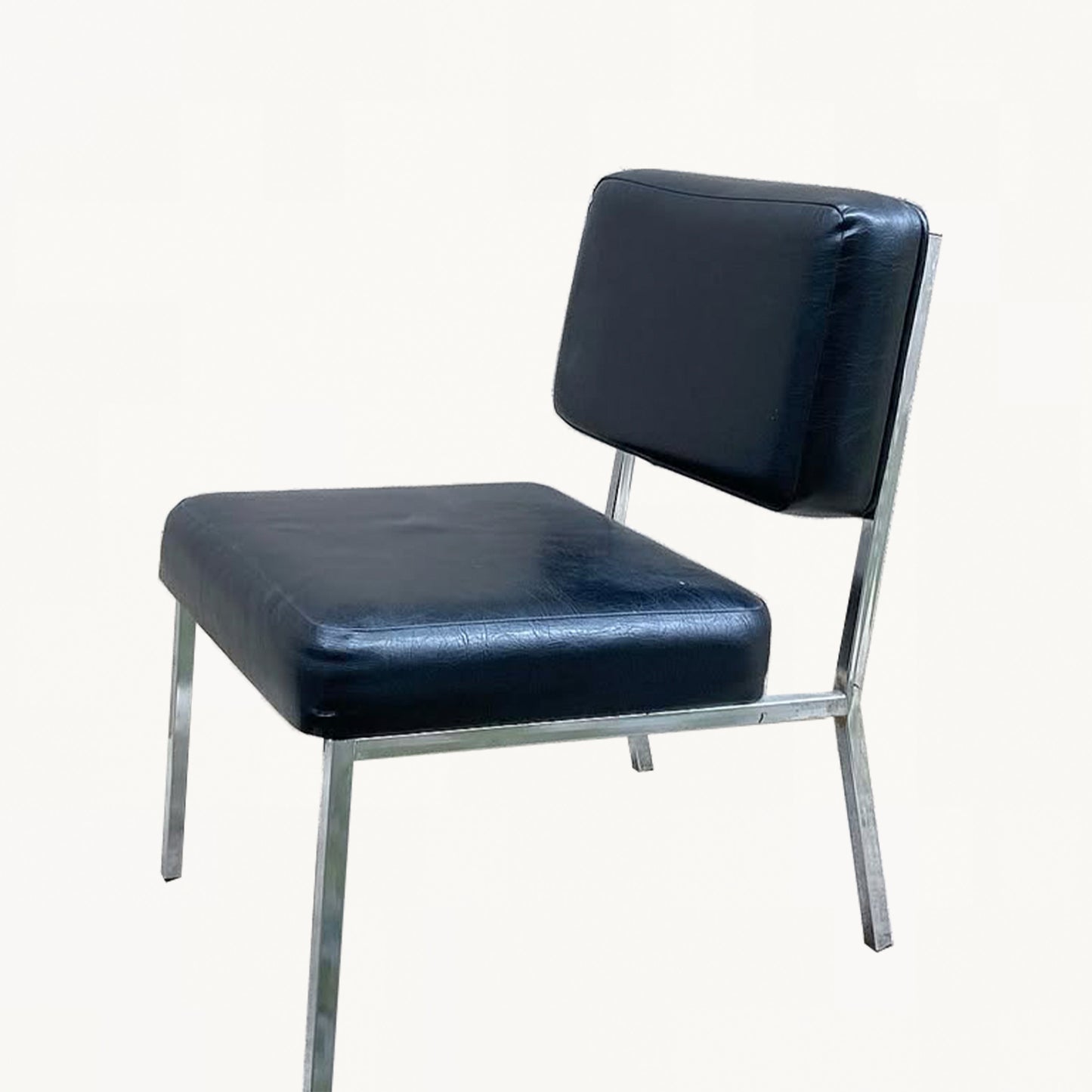 CH025 / LOW LEATHER CHAIR