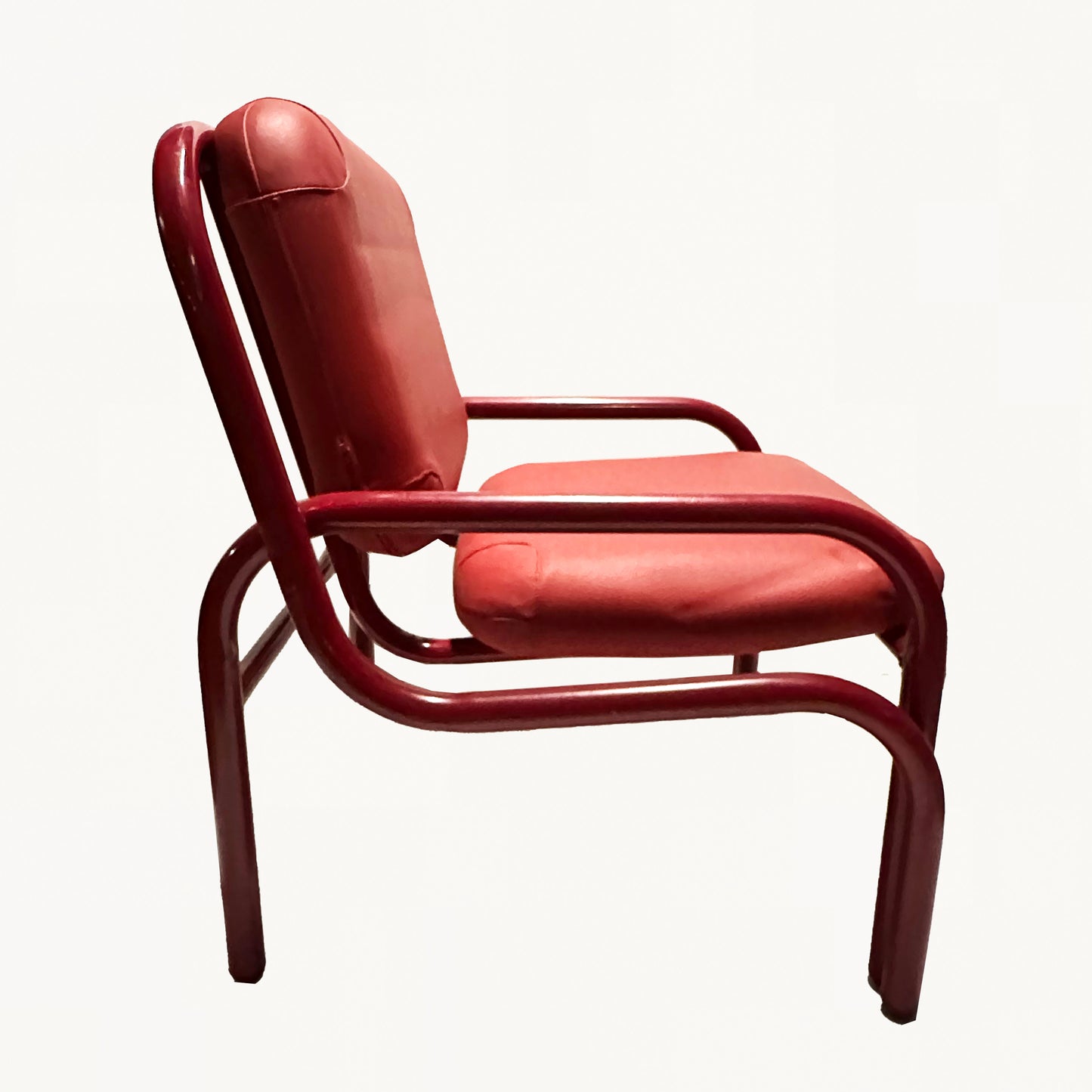 AR010 / RED ARMCHAIR