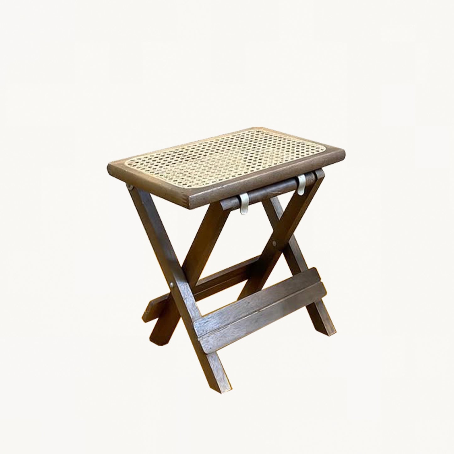 ST017 / FOLDING RATTAN STOOL