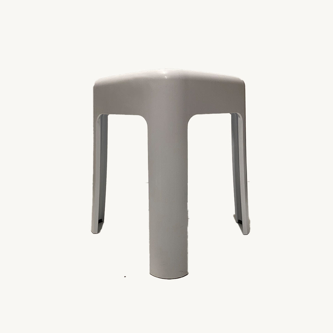JN.06.0043/ WHITE SMALL PLASTIC STOOL