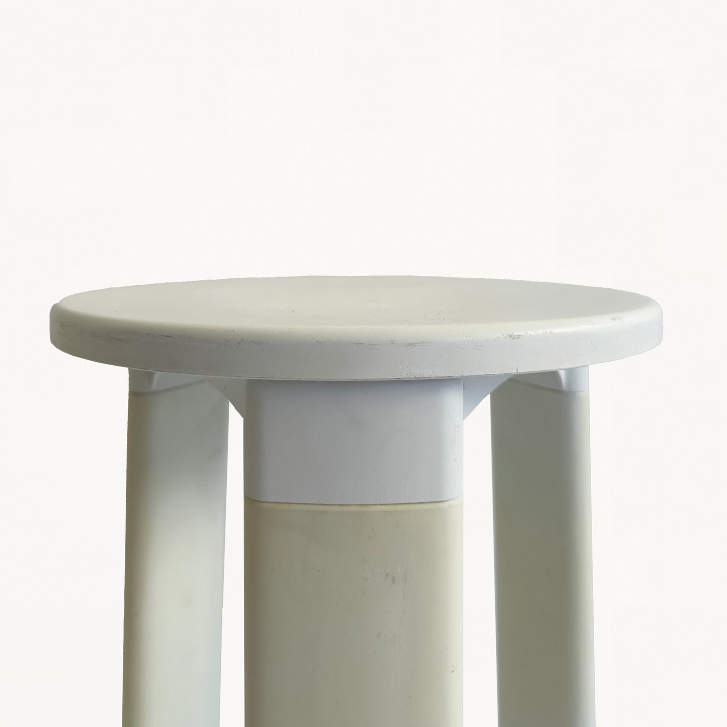 ST018 / WHITE IVORY STOOL